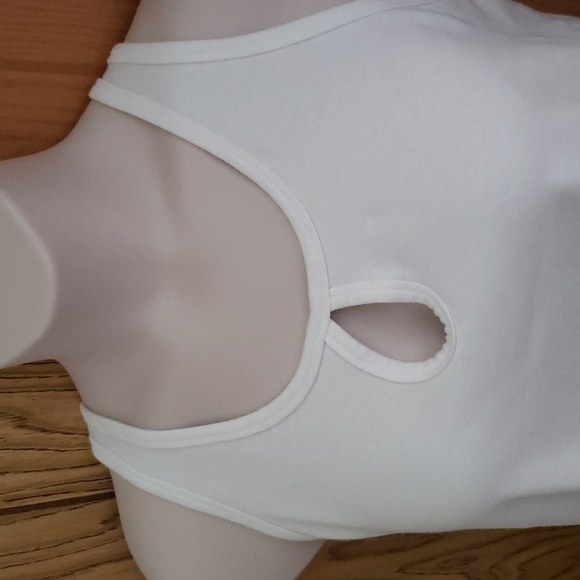 Unique cross-in-back tank top - Picture 2 of 7